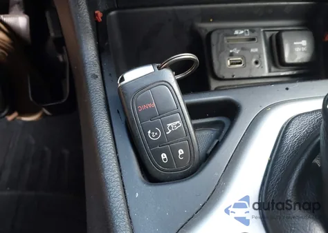 2014 Jeep Cherokee Limited z USA, uszkodzony, nr VIN 1C4PJLDS3EW313704